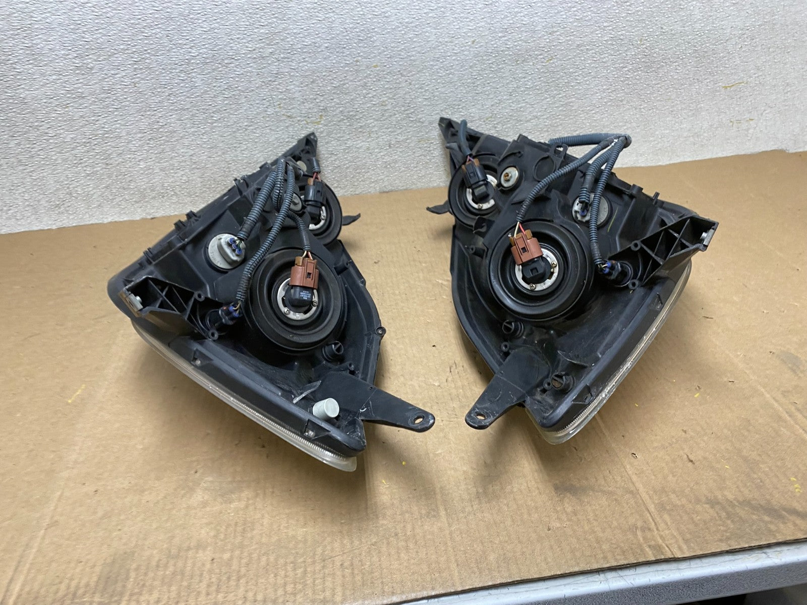 2004 2005 Toyota Sienna Left+Right Set Side Halogen Headlights W8516 DW14