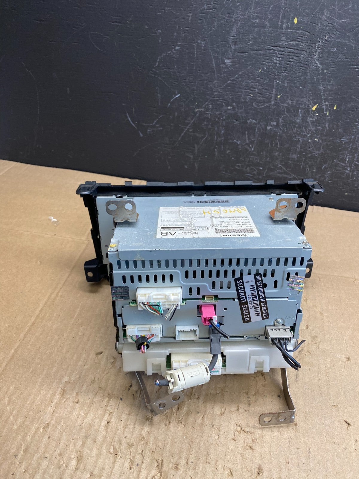 2013 to 2015 Nissan Altima Radio Screen Receiver AM-FM CD Player OEM AB9654 DG4