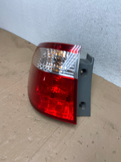 2005 2006 2007 Honda Odyssey Left Driver LH Side Tail Light AE9179 LK1