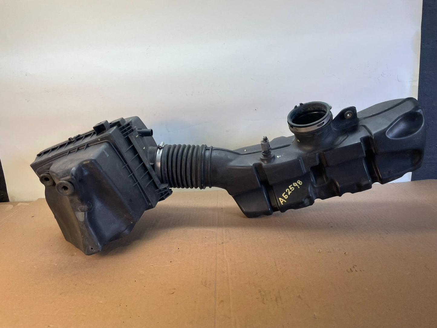 2011-2022 Jeep Grand Cherokee 5.7L V8 Air Cleaner Hose Tube AG2598 DG5