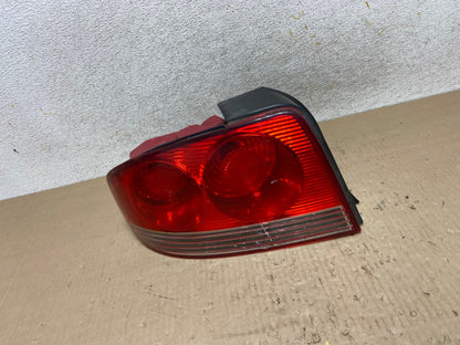 2002 to 2005 Hyundai Sonata Left Driver Lh Side Tail Light AI2403 LK0