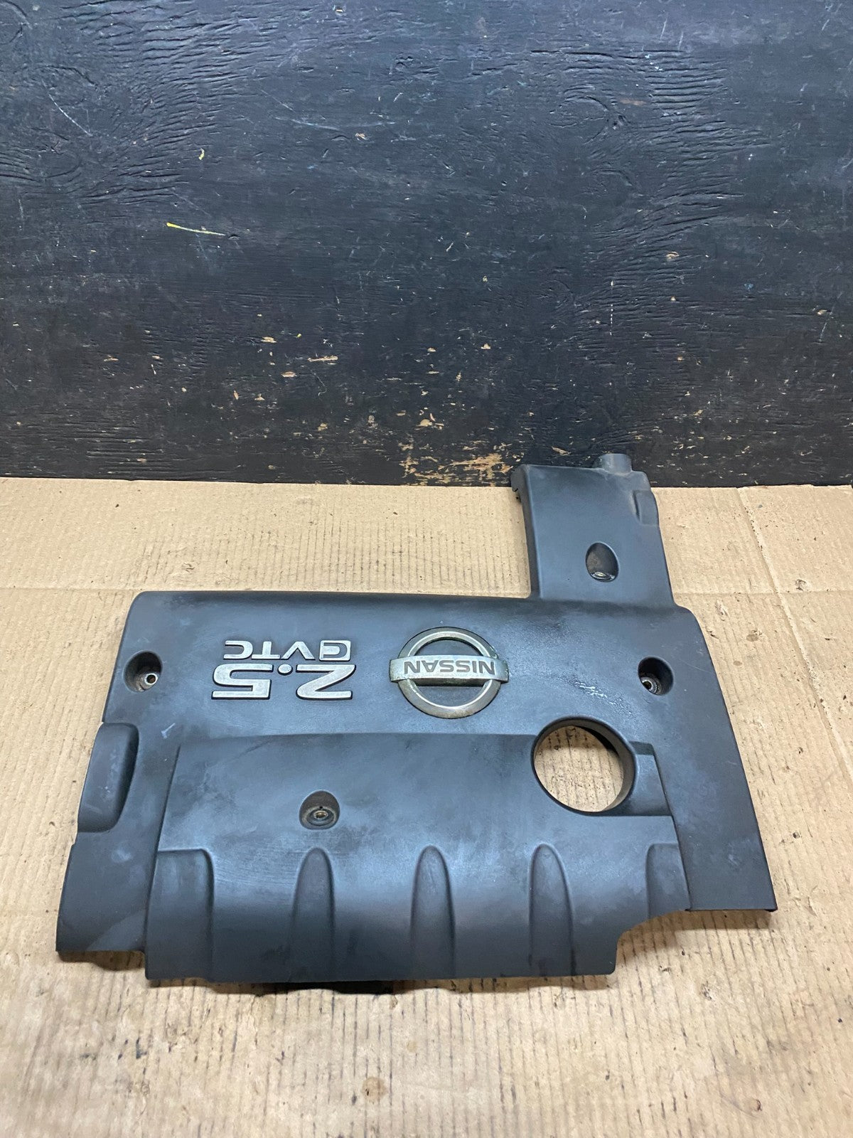 2002 to 2006 Nissan Altima 2.5 L Engine Cover t6628 DG1