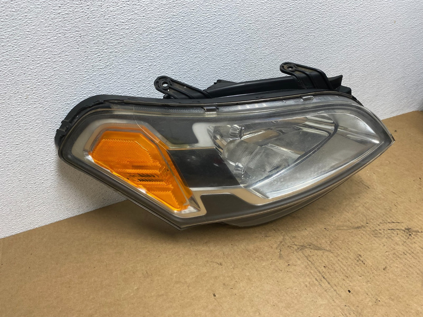 2010 - 2011 Kia Soul Right Passenger RH Headlight Halogen Oem AC1842 DW2