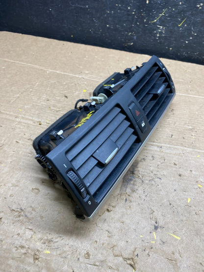 2010 to 2013 BMW X5 X6 Center Console Dash Air Vent OEM w9618 DG2