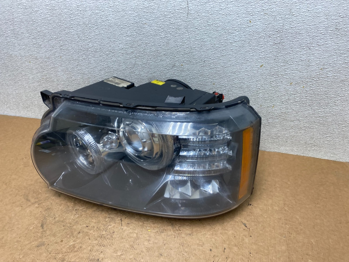 2010 to 2012 Land Rover Range Rover L322 Left Xenon Hid Headlight S6965 DW1