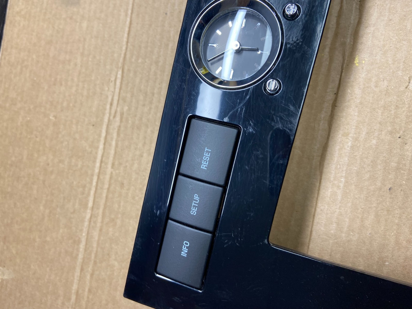 2006 to 2009 Ford Fusion Center Dash Radio Clock Bezel Trim OEM W0240 DG3