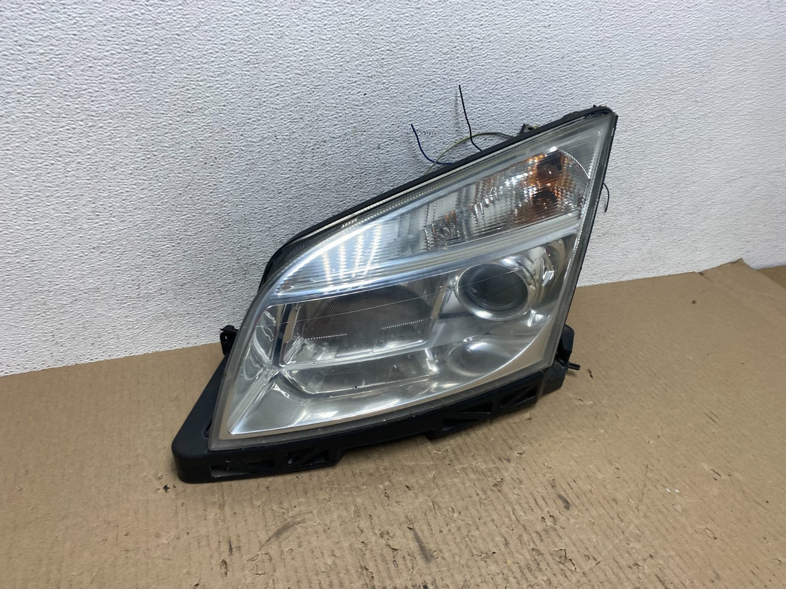 2006 to 2009 Mercury Milan Headlight Left Driver LH Halogen AE7122 DW2