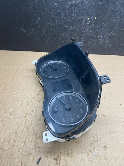 2016 to 2017 Hyundai Tucson Speedometer Cluster Gauge OEM AB9758 DG2