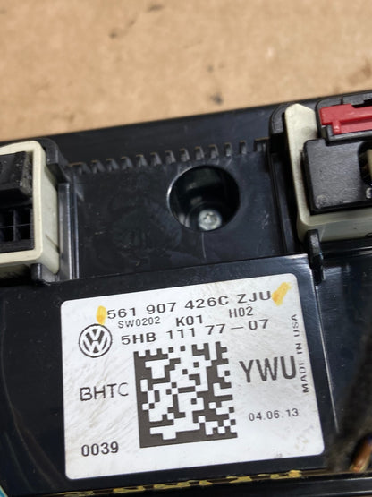 2012 - 2015 Volkswagen Passat Center Climate Control Panel AC Heater AF1908 DG4