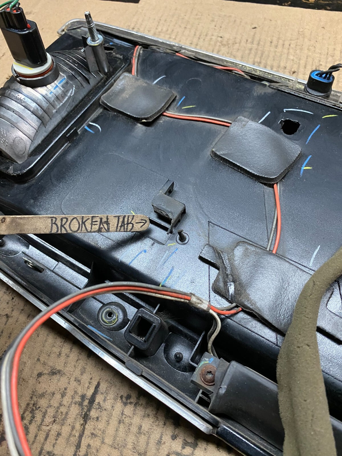 2004 to 2007 Infiniti QX56 License Plate Bracket With Camera N3278 PS13
