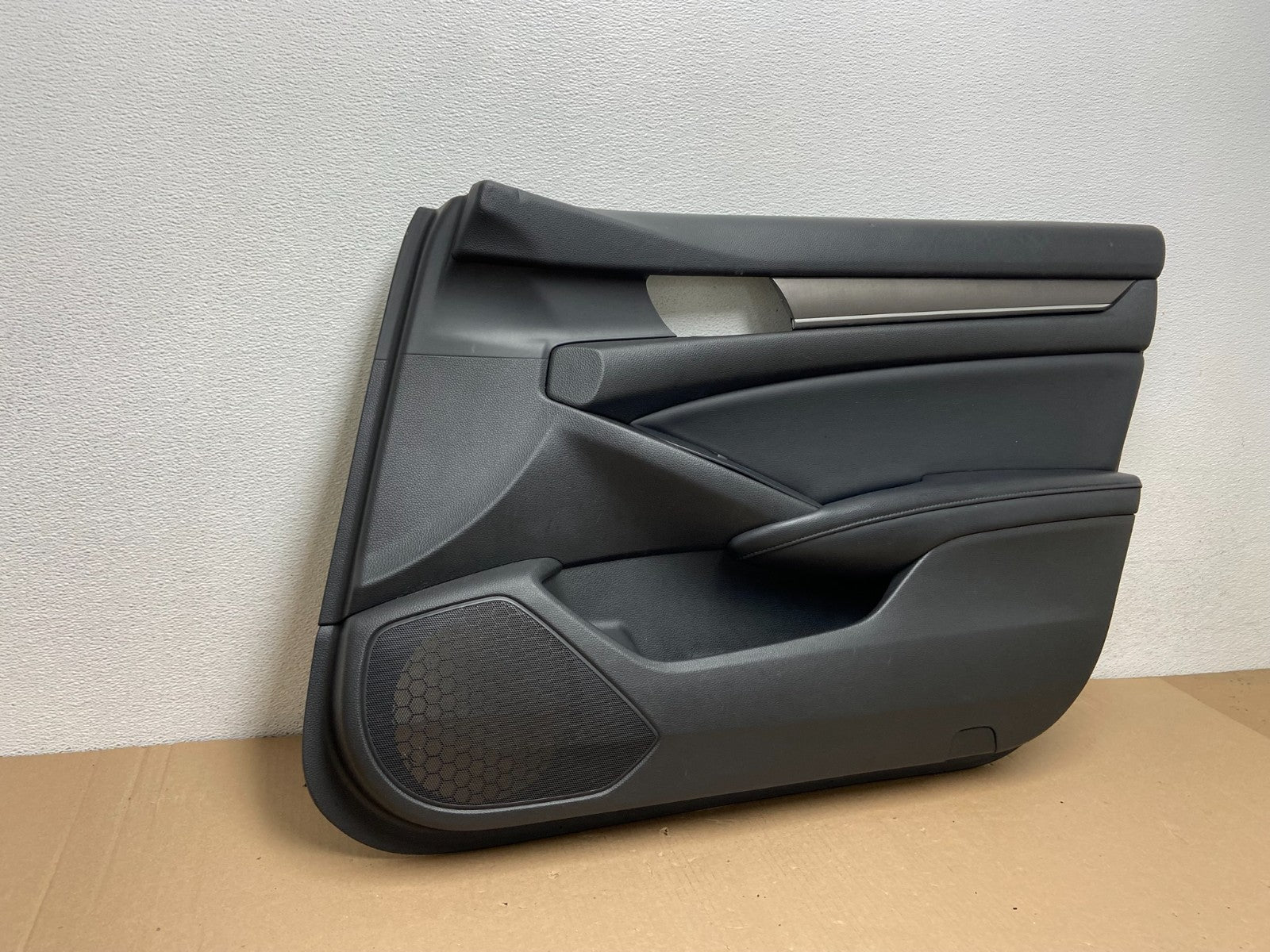 2018-2020 Honda Accord Front Right Passenger RH Side Door Panel AF3021 DG2