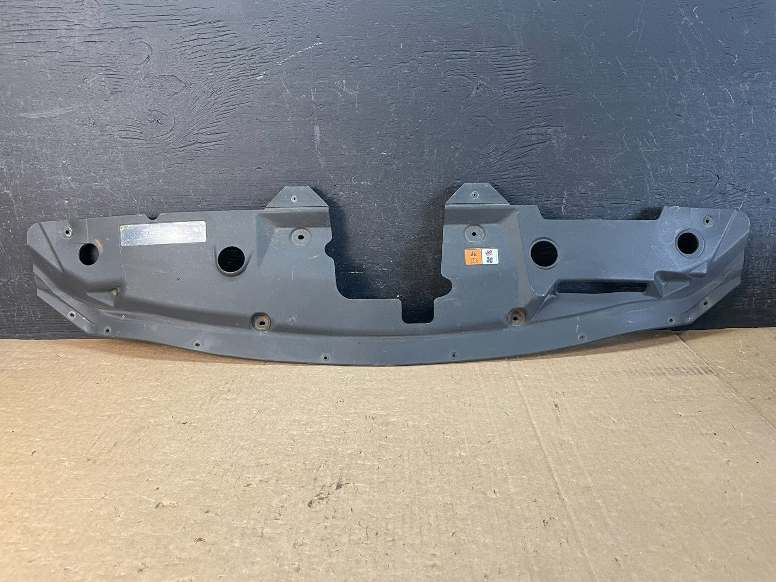 2013 to 2019 Ford Taurus Front Radiator Support Cover Upper AD5524 DG0