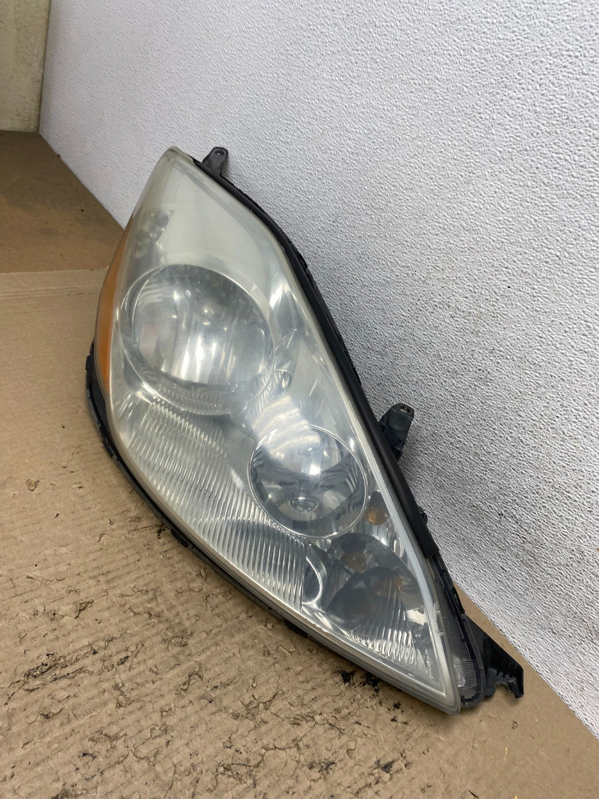 2006 to 2010 Toyota Sienna Right Passenger Rh Side Headlight Halogen AF7250 DW1