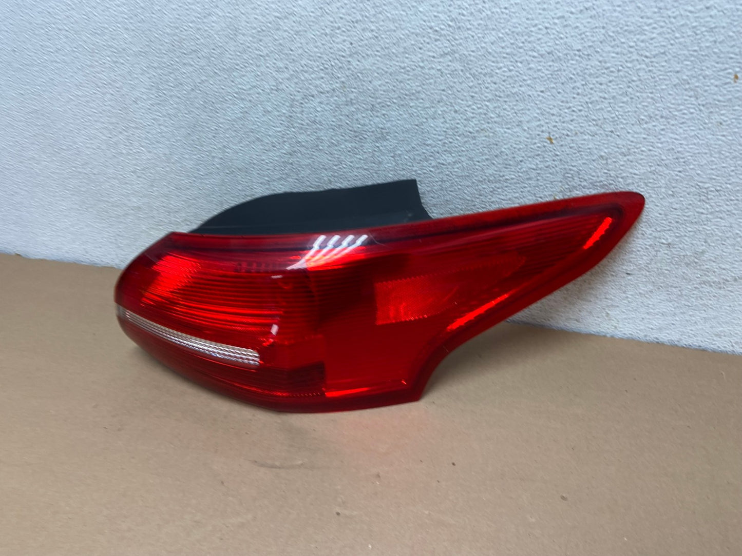 2015-2018 Ford Focus Sedan Halogen Tail Light Right Side Passenger AG3306 LK1