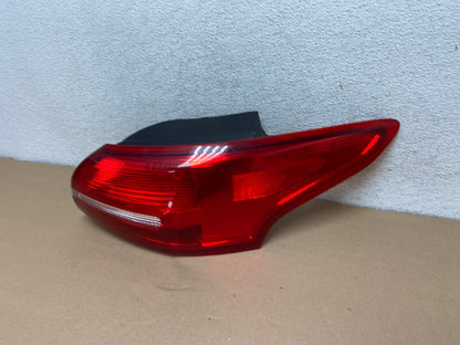 2015-2018 Ford Focus Sedan Halogen Tail Light Right Side Passenger AG3306 LK1