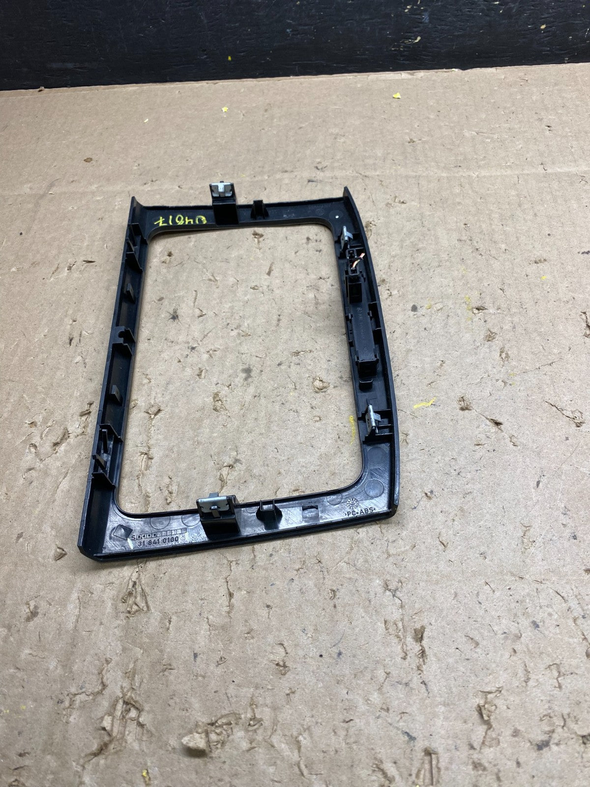 2006 to 2010 Volkswagen Passat Radio Dashboard Bezel Trim Cover u4817 DG4