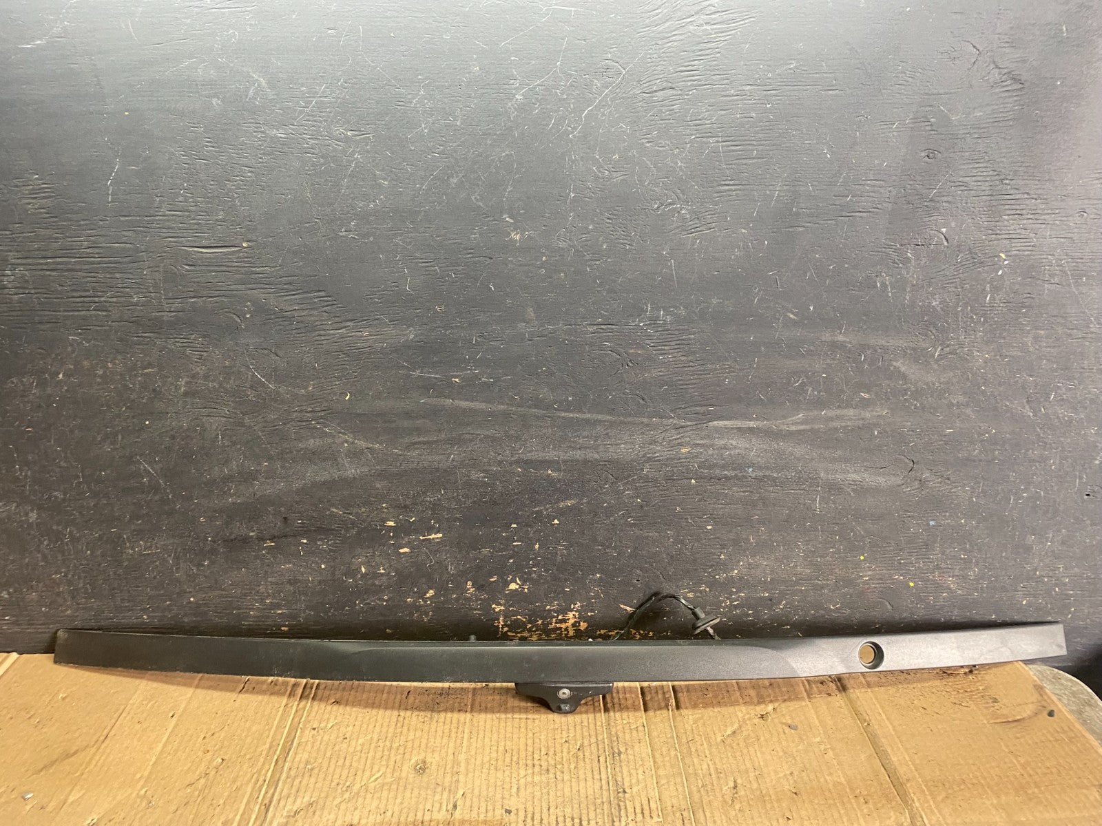 2016  2019 Ford Explorer Interceptor Rear Tailgate Molding With Camera S6024 DG0