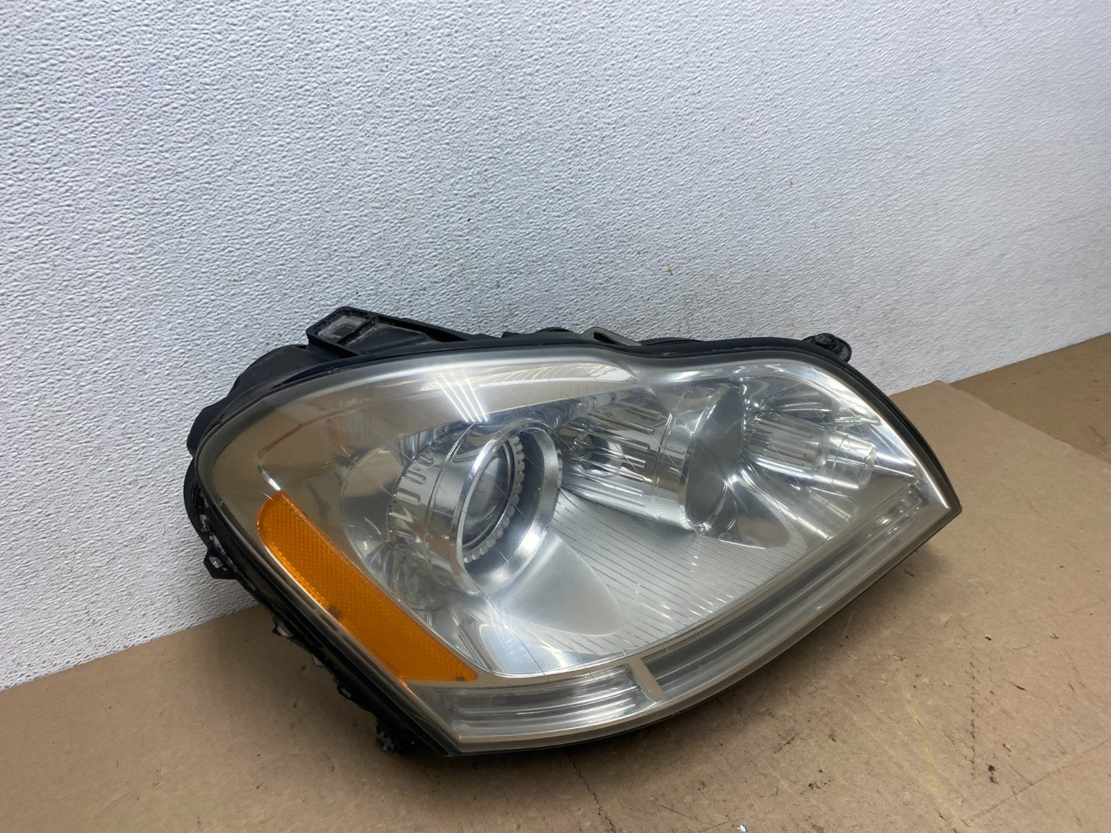 2007 to 2009 Mercedes GL-Class GL450 Right Passenger Xenon Headlight AE6869 DW2