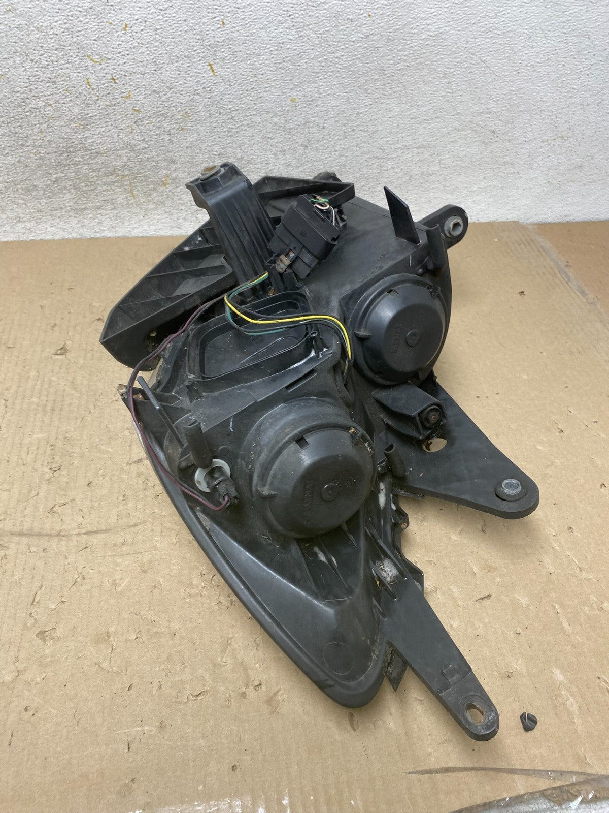 2007 to 2010 Saturn Outlook Right Passenger RH Halogen Headlight AH6881 DW8