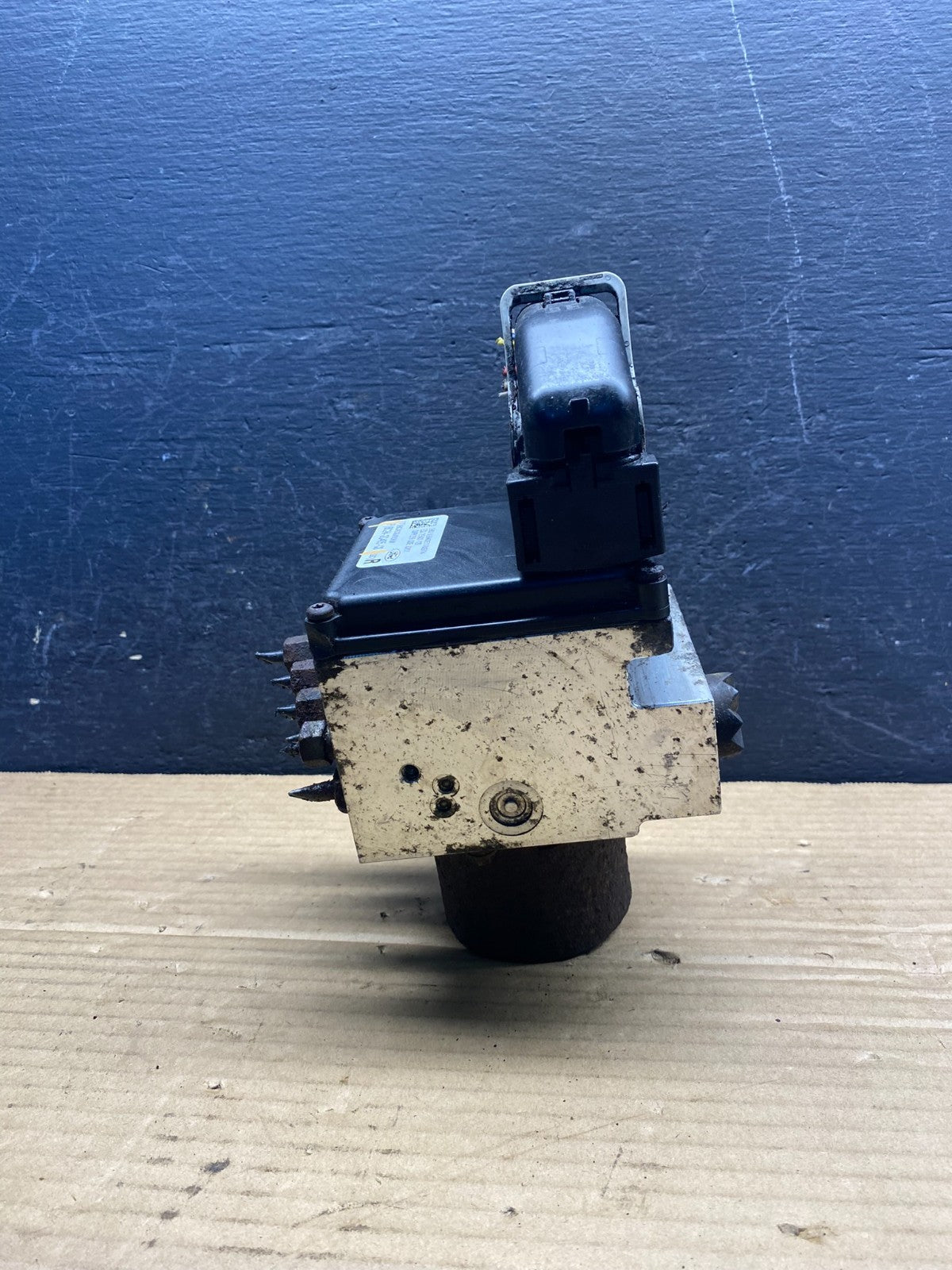 2011 - 2014 Ford E250 E350 Van ABS Anti Lock Brake Pump Module AE6221 DW2