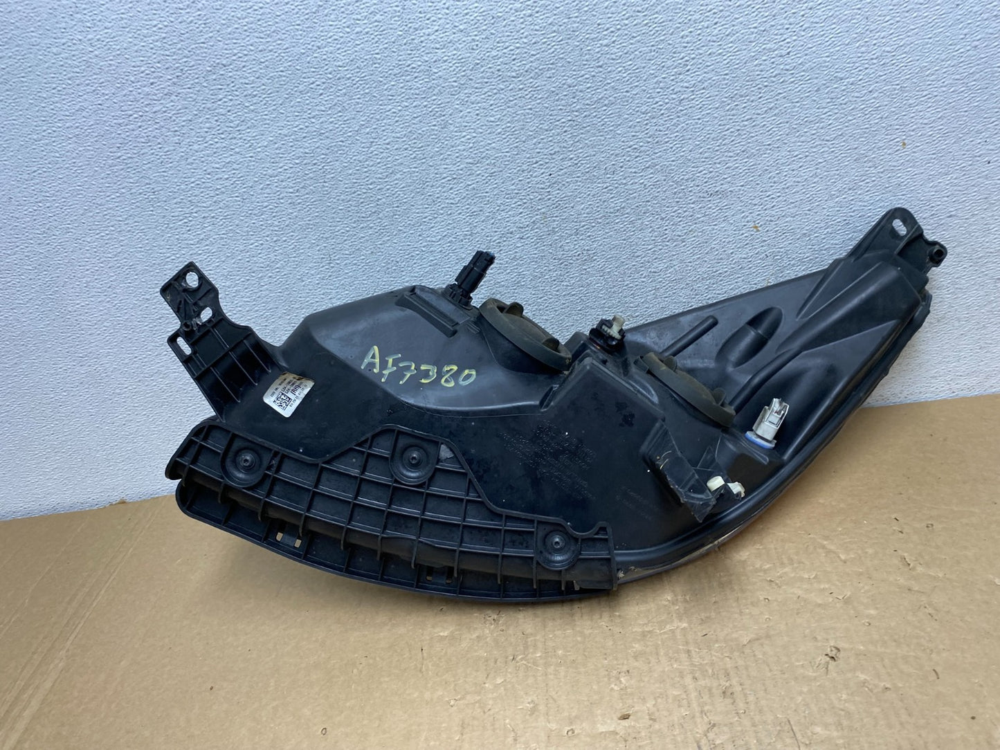 2013 - 2016 Ford Escape Headlight Right Passenger RH Side Halogen AF7380 DW7