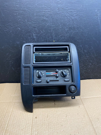 1999 to 2003 Ford Windstar Radio Dash Bezel Climate Control Vent ac9373 DG0