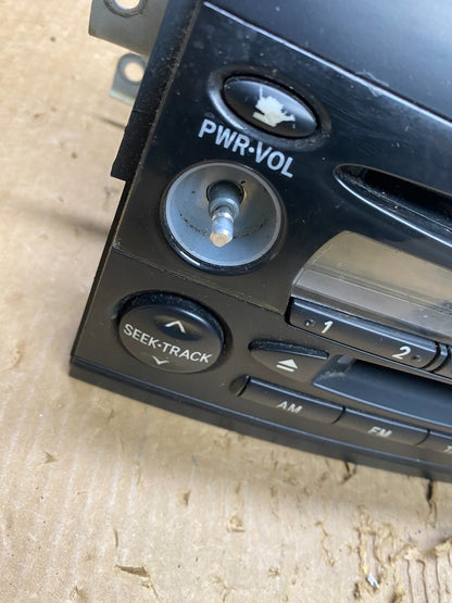 2004 to 2010 Toyota Sienna AM FM CD WMA Mp3 Radio Receiver Z7518 DG1