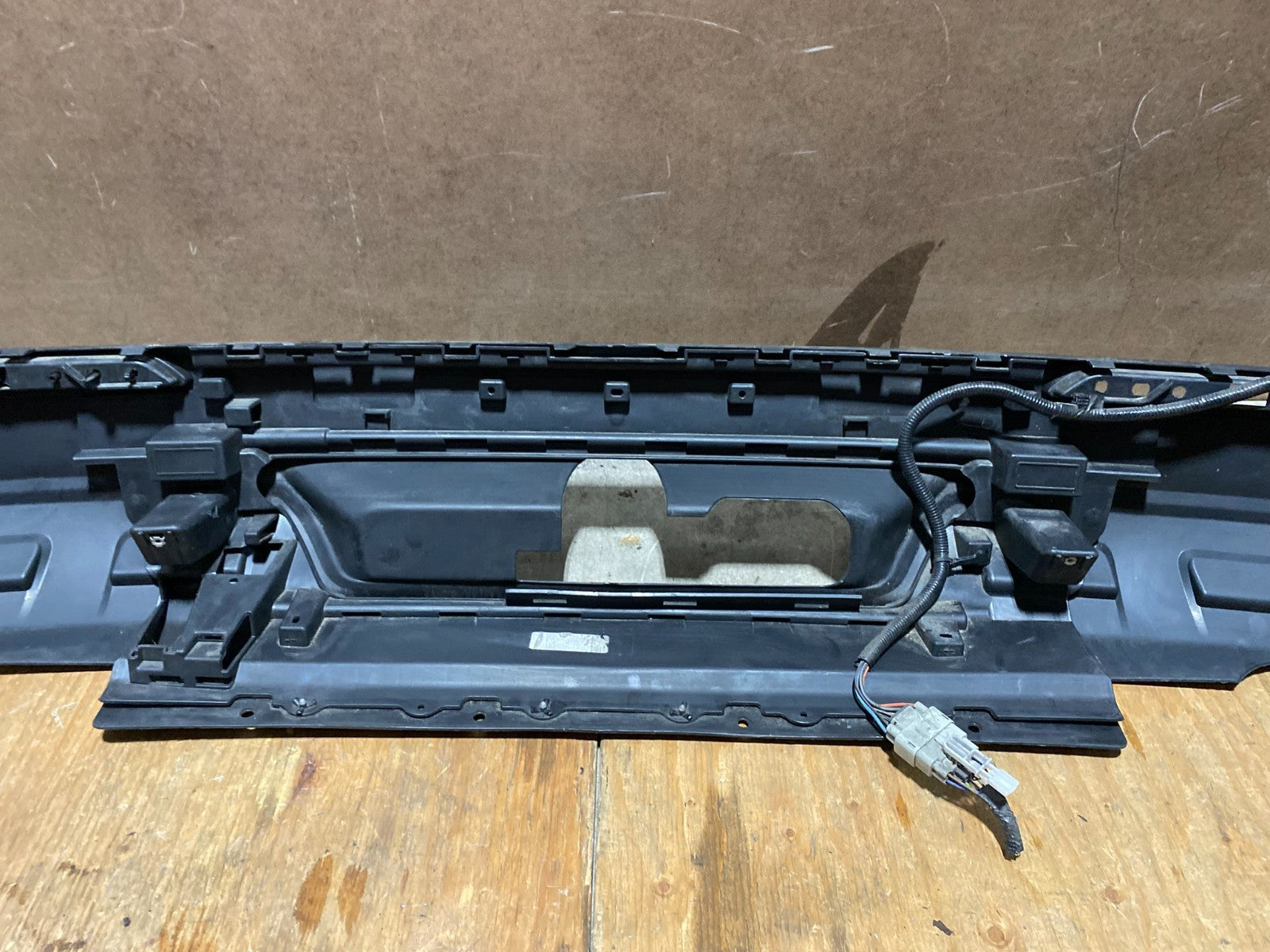 2020 to 2023 Ford Explorer Police Interceptor Rear Upper Bumper Cover X3166 PS8