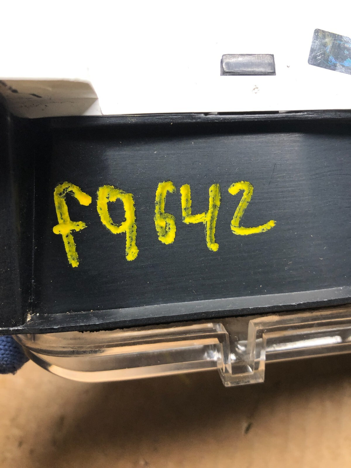 2001 to 2002 Ford Econoline E250 E350 Van Speedometer Instrument Cluster F96424