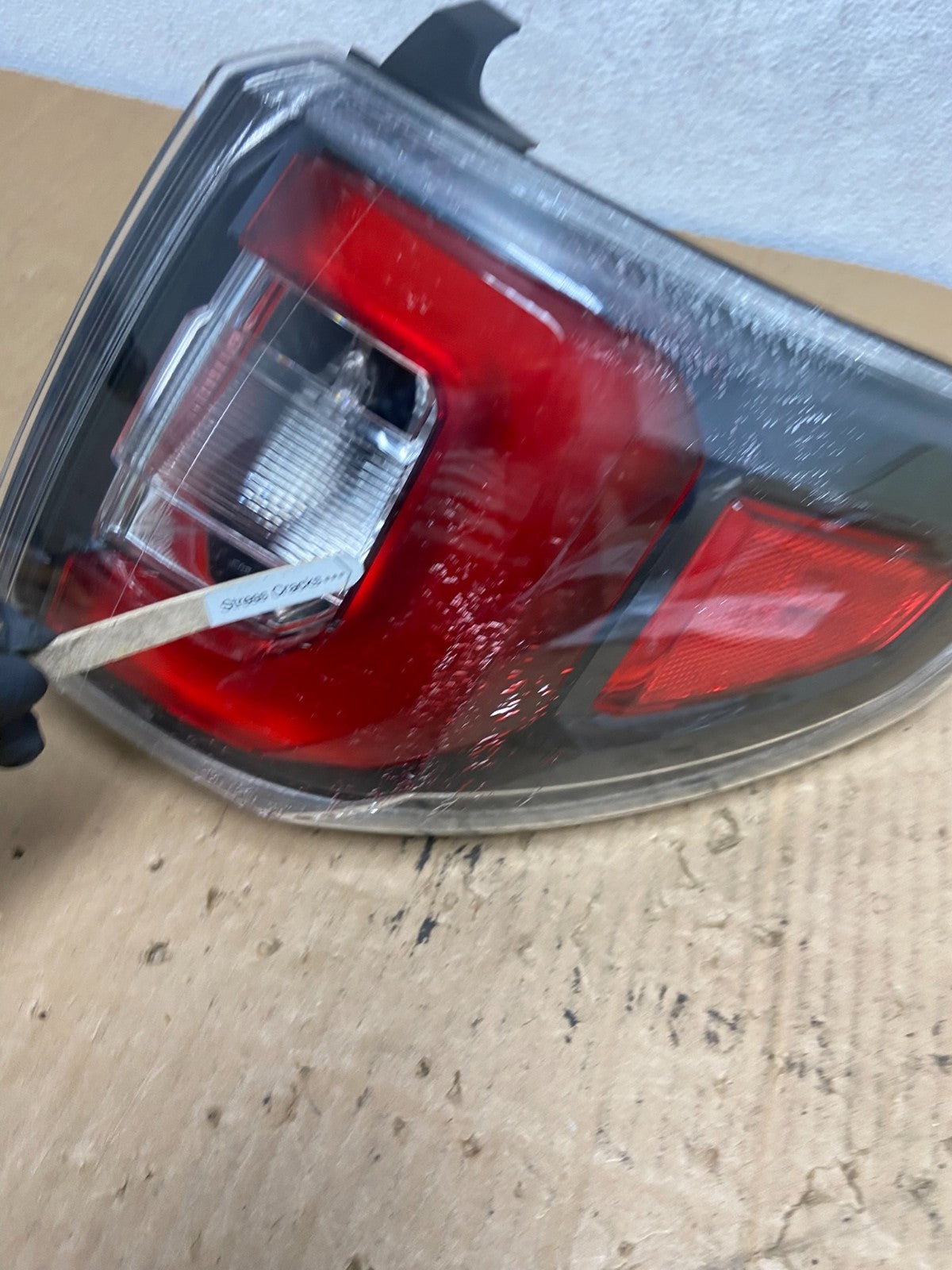 2013 to 2016 GMC Acadia Right Passenger RH Side Tail Light AD2487 DW4