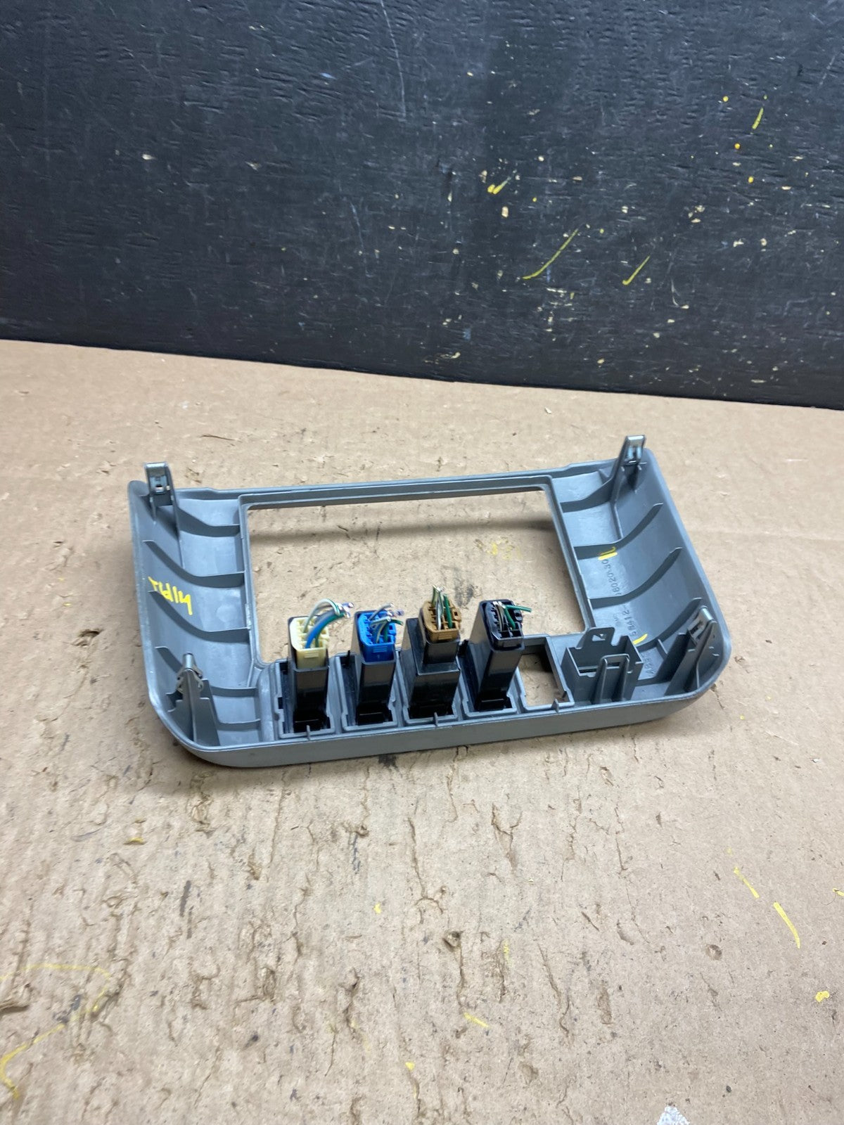 2001-2003 Toyota Sienna Center Console Dash Radio Bezel Trim 55412-08020 T61144