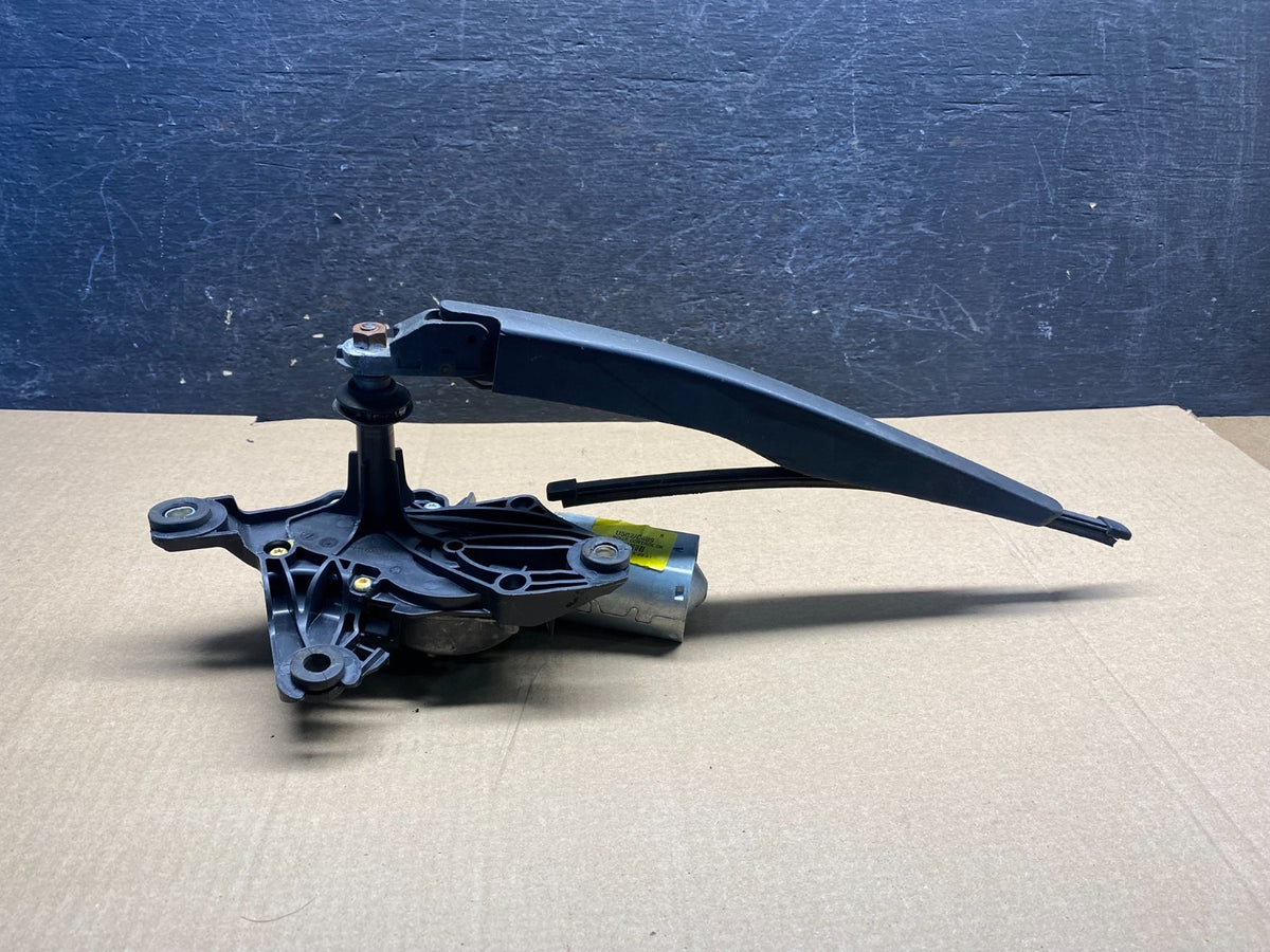 2011 to 2019 Ford Explorer Rear Windshield Wiper Motor AH4671 DG1