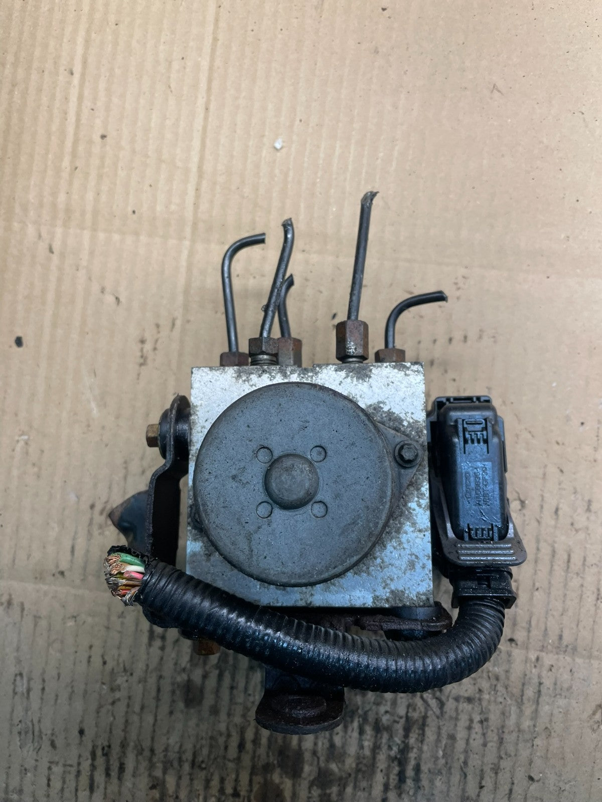 2011 - 2014 Ford E250 E350 Van  ABS Anti Lock Brake Pump Module Oem x8615 DG5