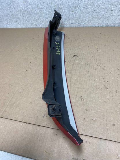 2003 to 2006 Volvo XC90 Right Passenger Side Upper Tail Light OEM I2498 DW8