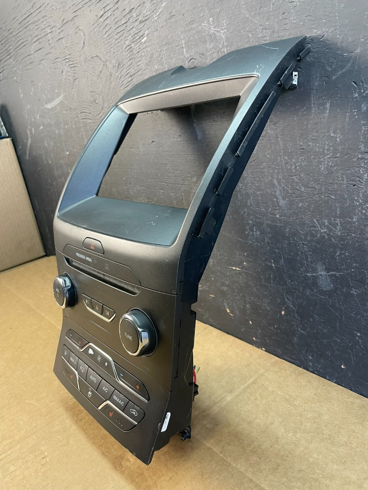 2015-2018 Ford Edge Heater Climate Control Radio CD Control Dash Bezel ac5037 DG2