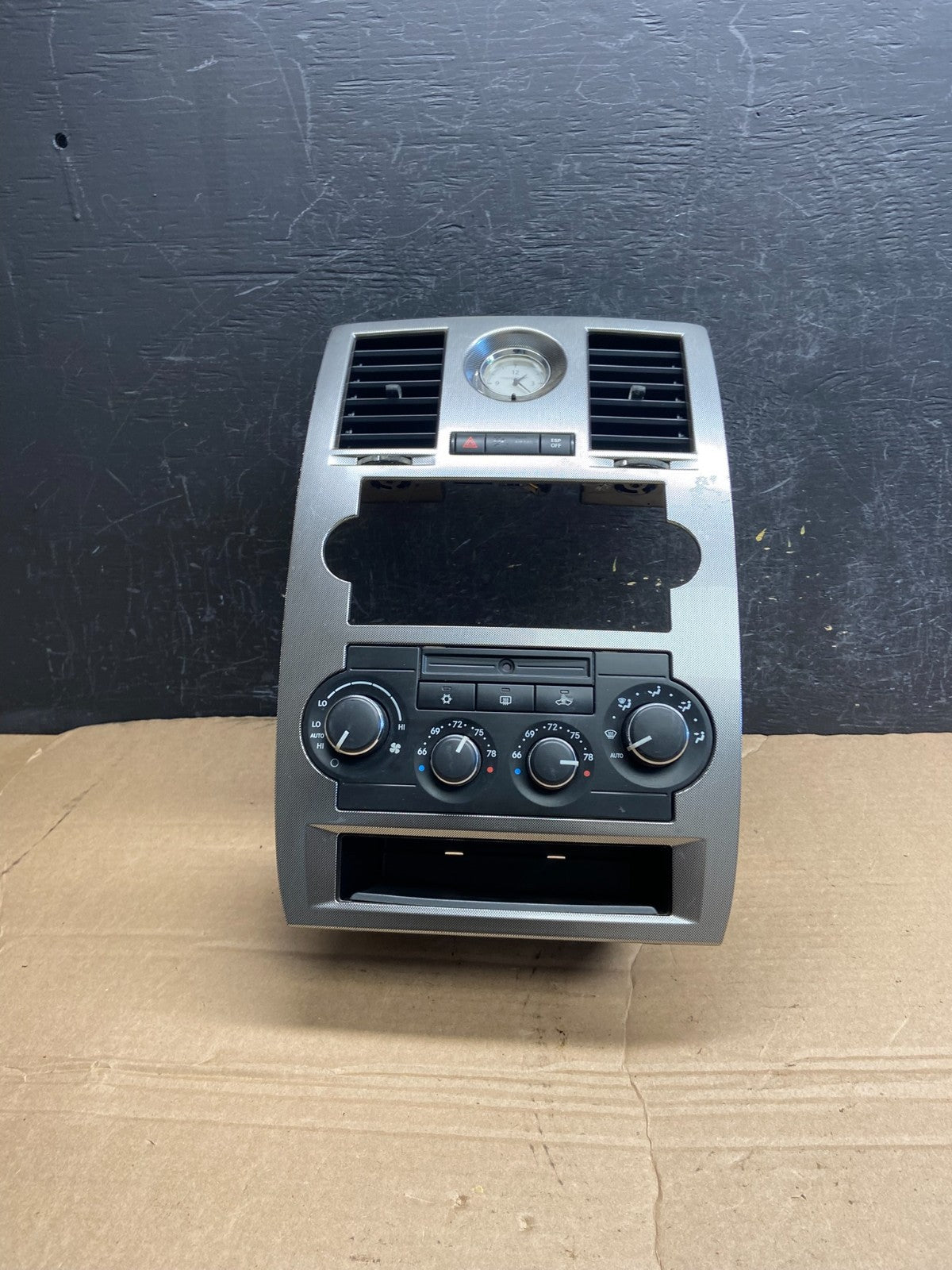 2005 to 2007 Chrysler 300 Dash Heater A/C Climate Control Radio Panel af1855 DG0