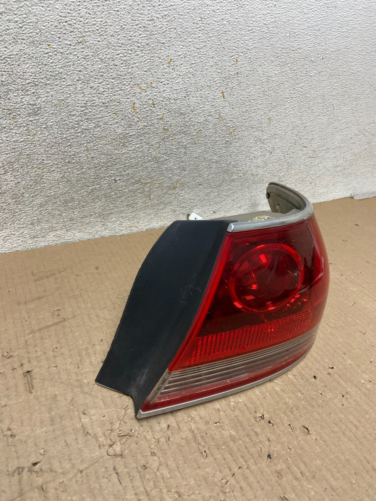 2005 - 2006 Lexus ES330 Right Passenger RH Side Tail Light AJ1834 LK2