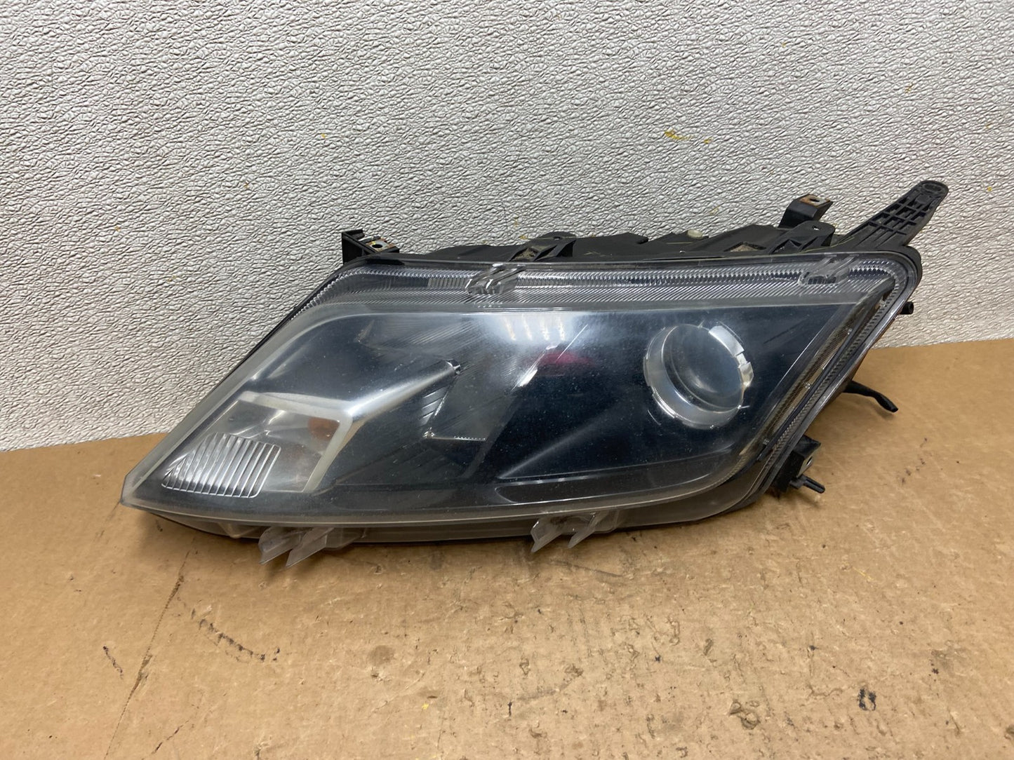 2010 2011 2012 Ford Fusion Left Driver LH Side Headlight Halogen Z9219 DW0