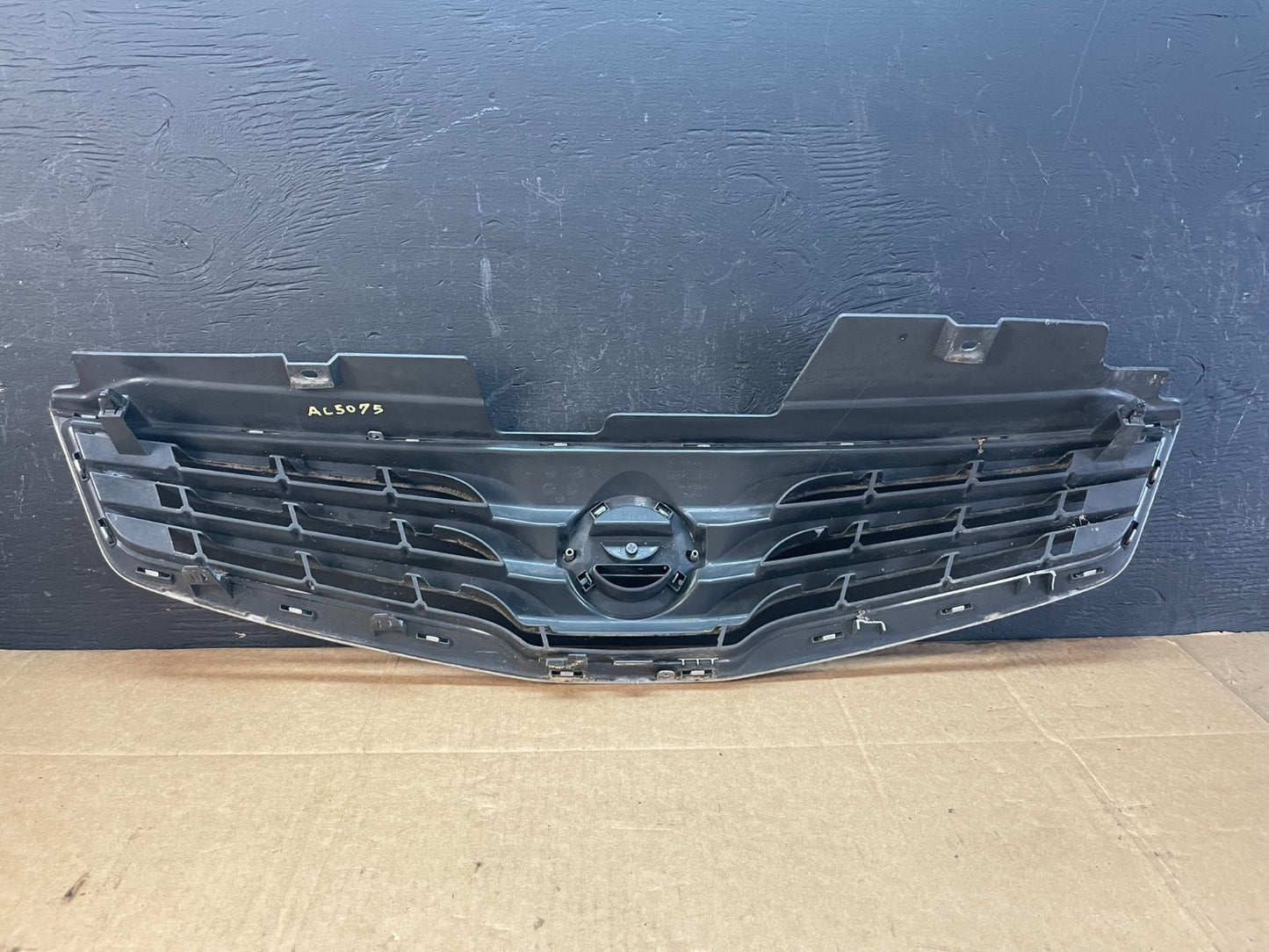 2010 to 2012 Nissan Sentra Front Upper Grill Grille AC5075 DG4