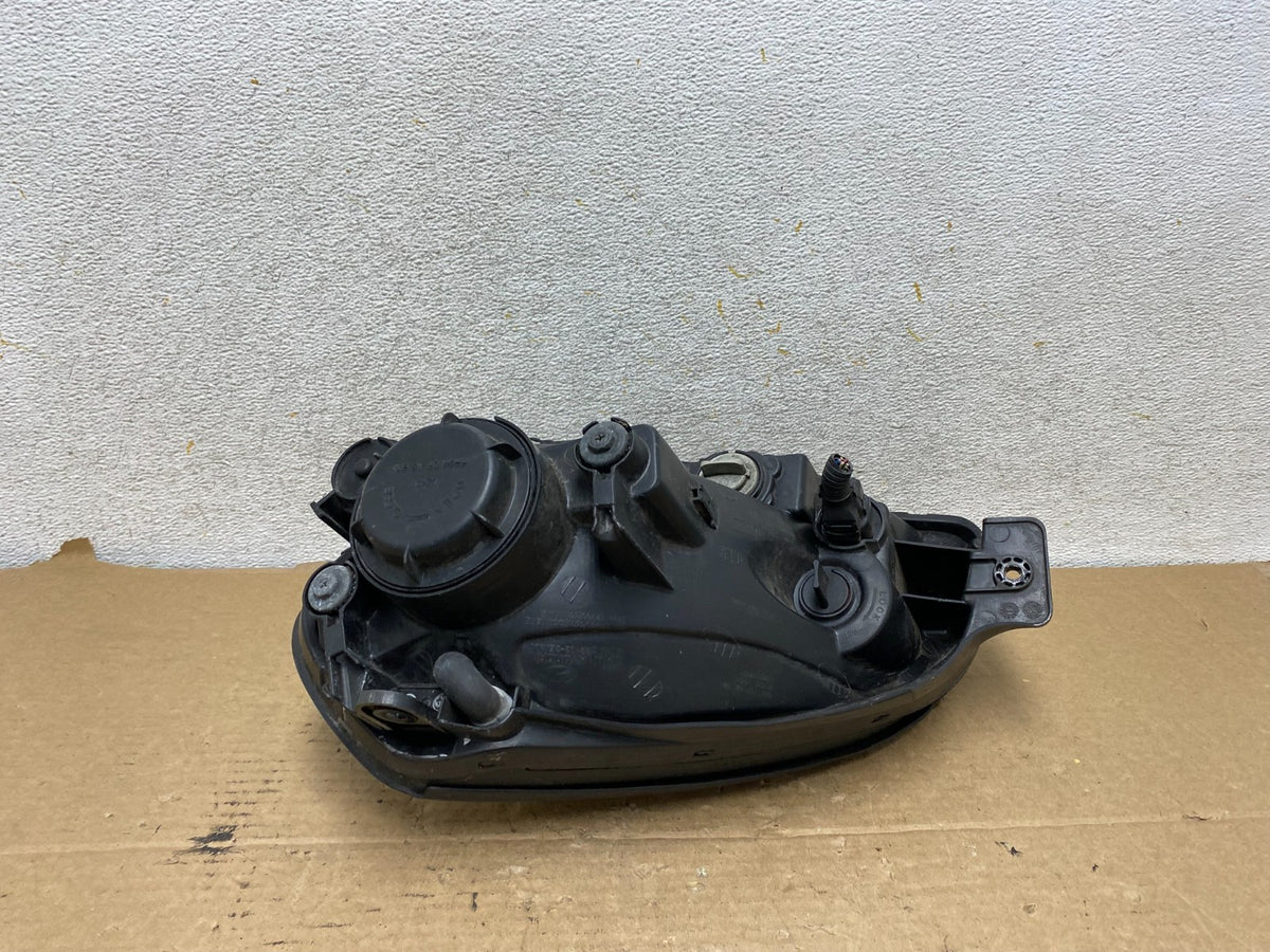 2005 to 2008 Hyundai Tucson Right Passenger Side Headlight AH8151 DW4