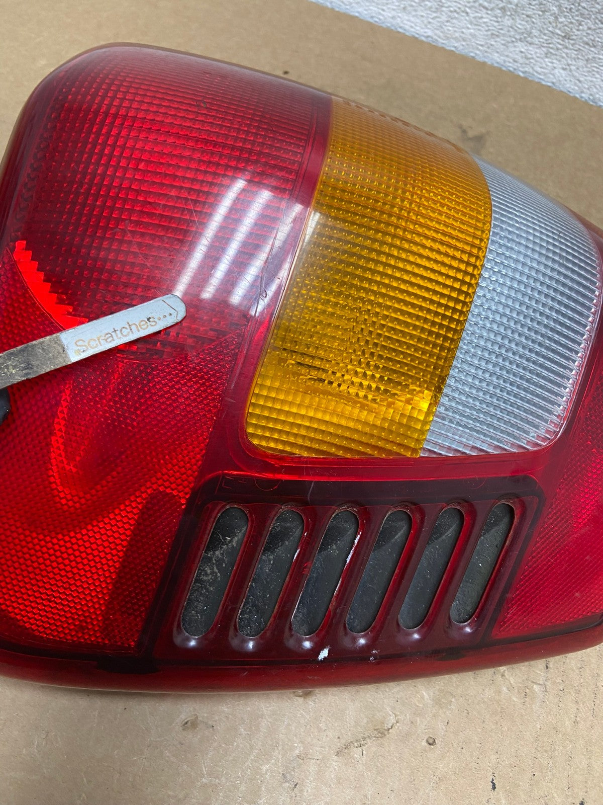1999 - 2004 Jeep Grand Cherokee WJ Left Driver Lh Tail Light AI3434 LK3