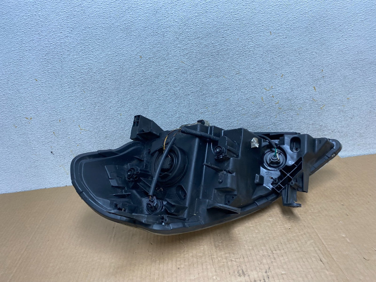 2008 to 2012 Nissan Versa Headlight Right Passenger Rh Side AI5849 DW4