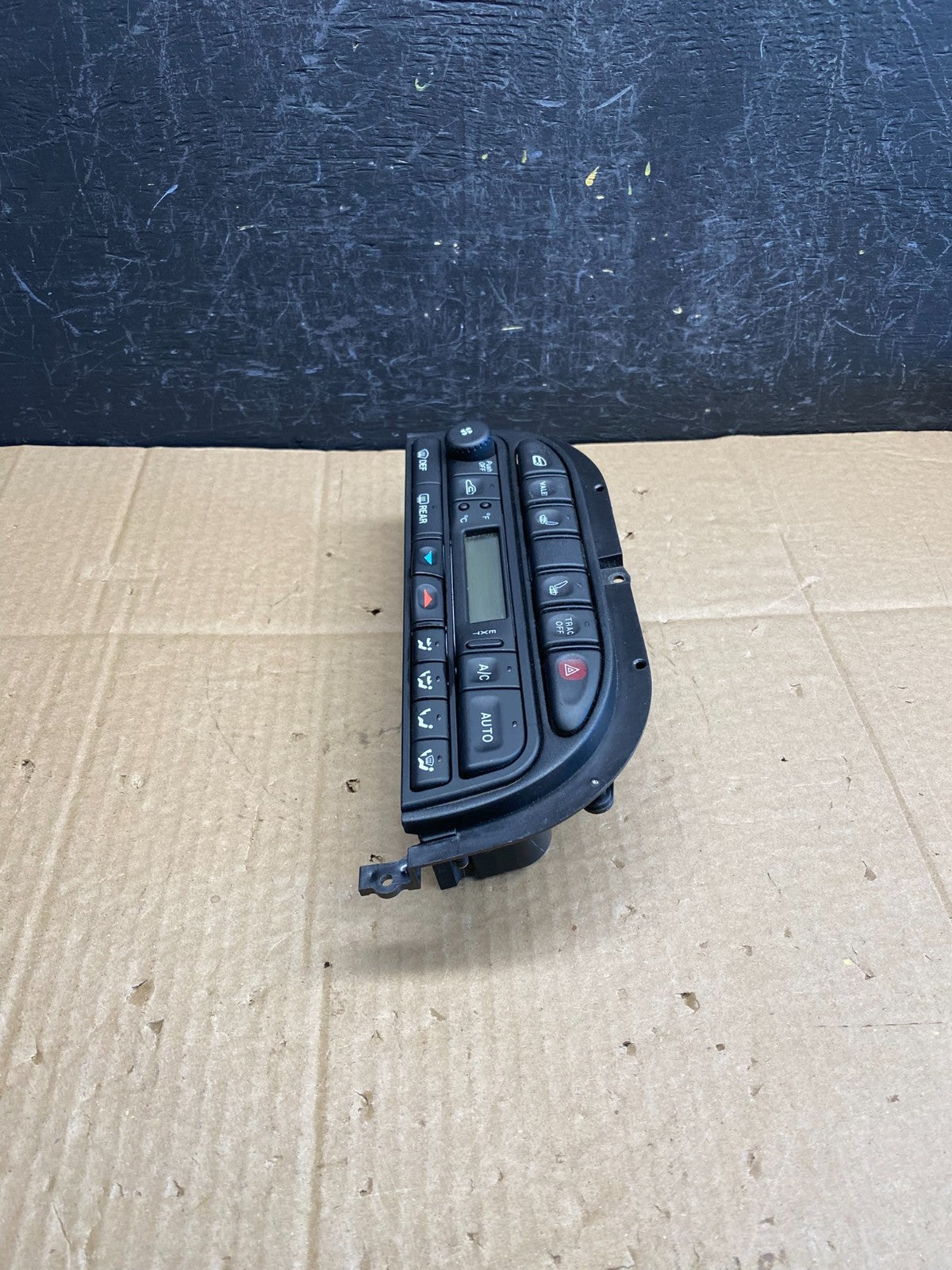 1998 to 2003 Jaguar XJ8 Climate Control Heater A/C Panel AC9407 DG2