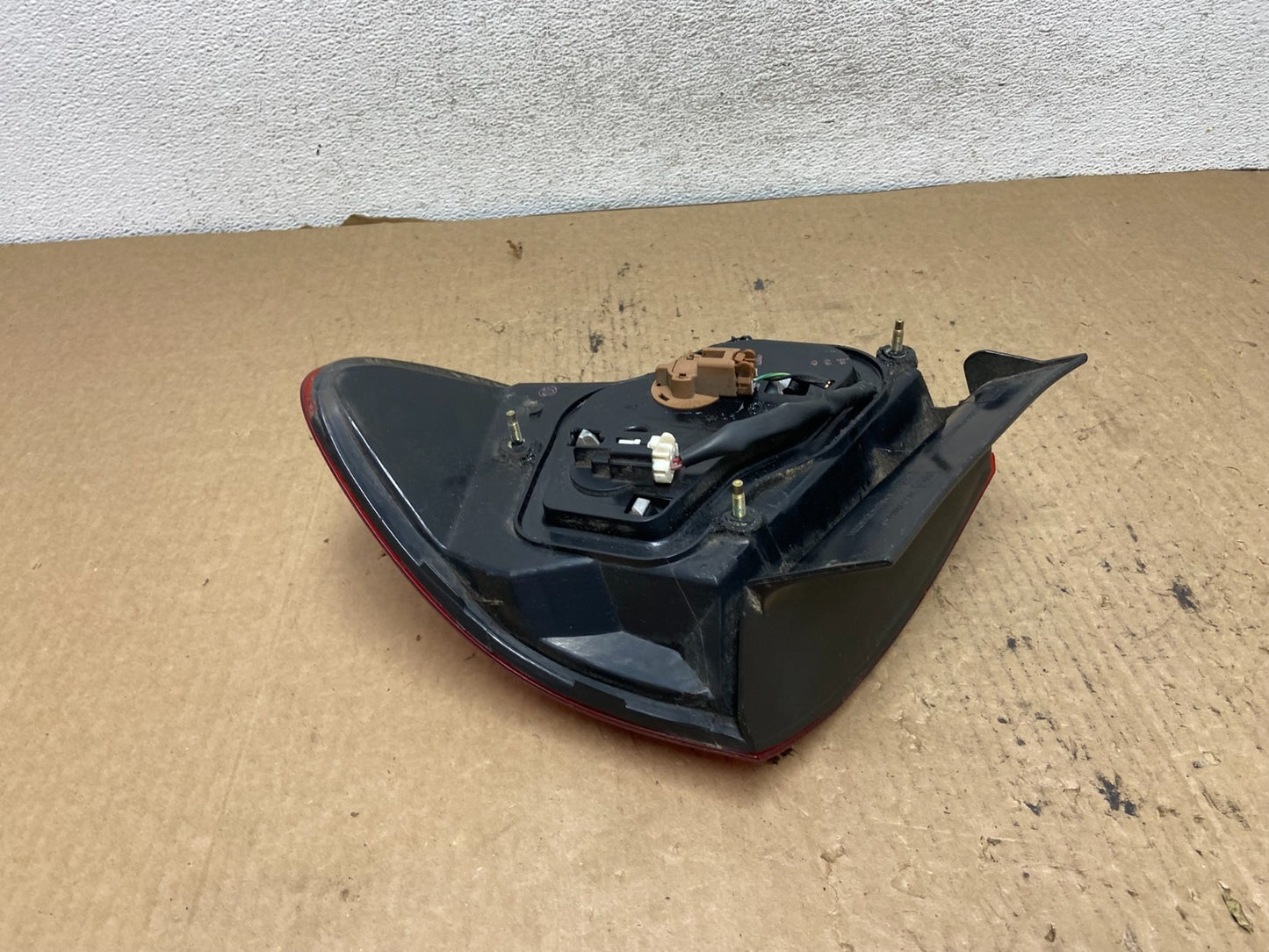 2002 2003 2004 Infiniti I35 Left Driver LH Side Tail Light AG2468 DW5