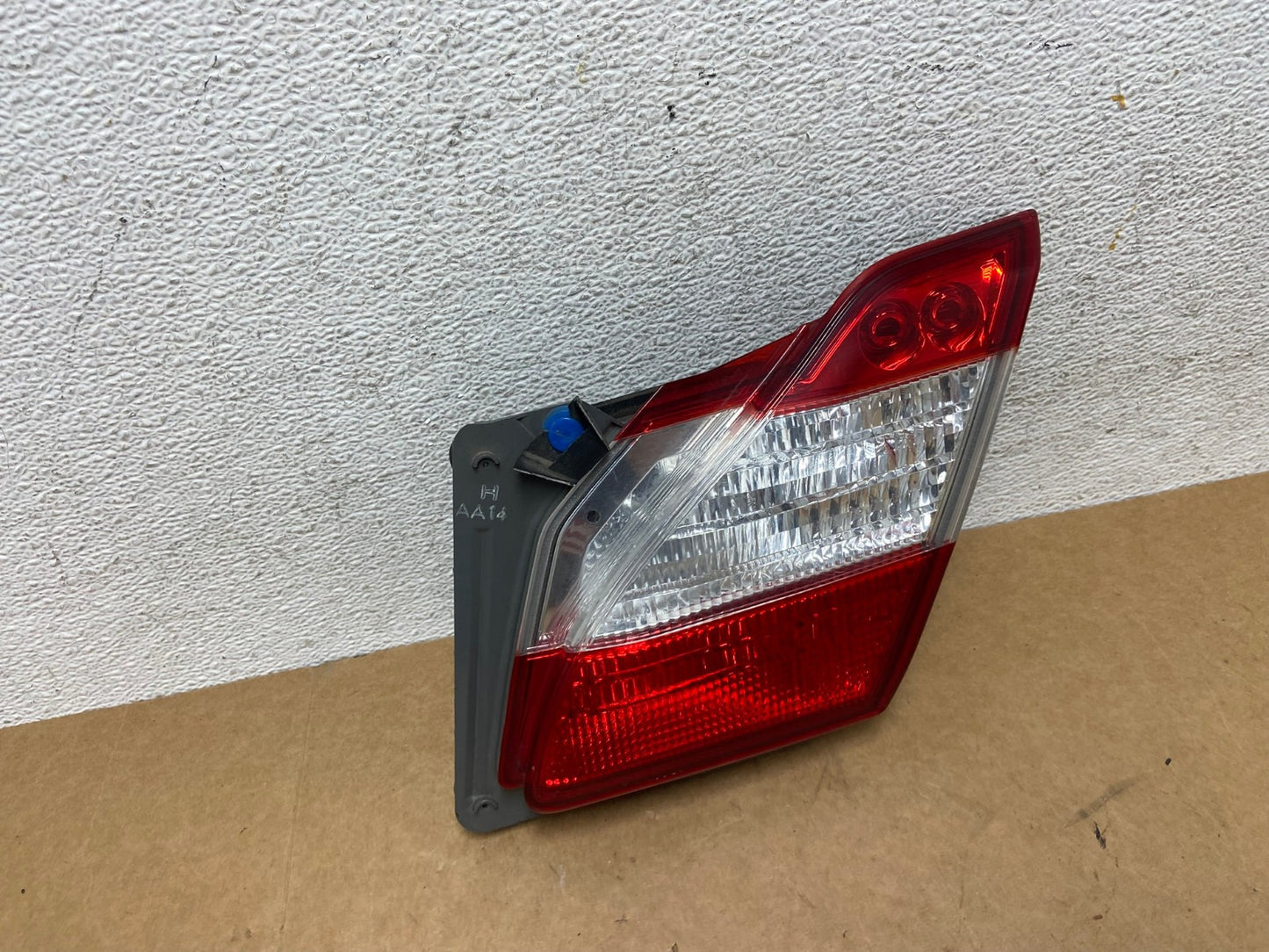 2011 2012 2013 Infiniti M37 M56 Right Passenger RH Inner Tail Light AE3074 LK2