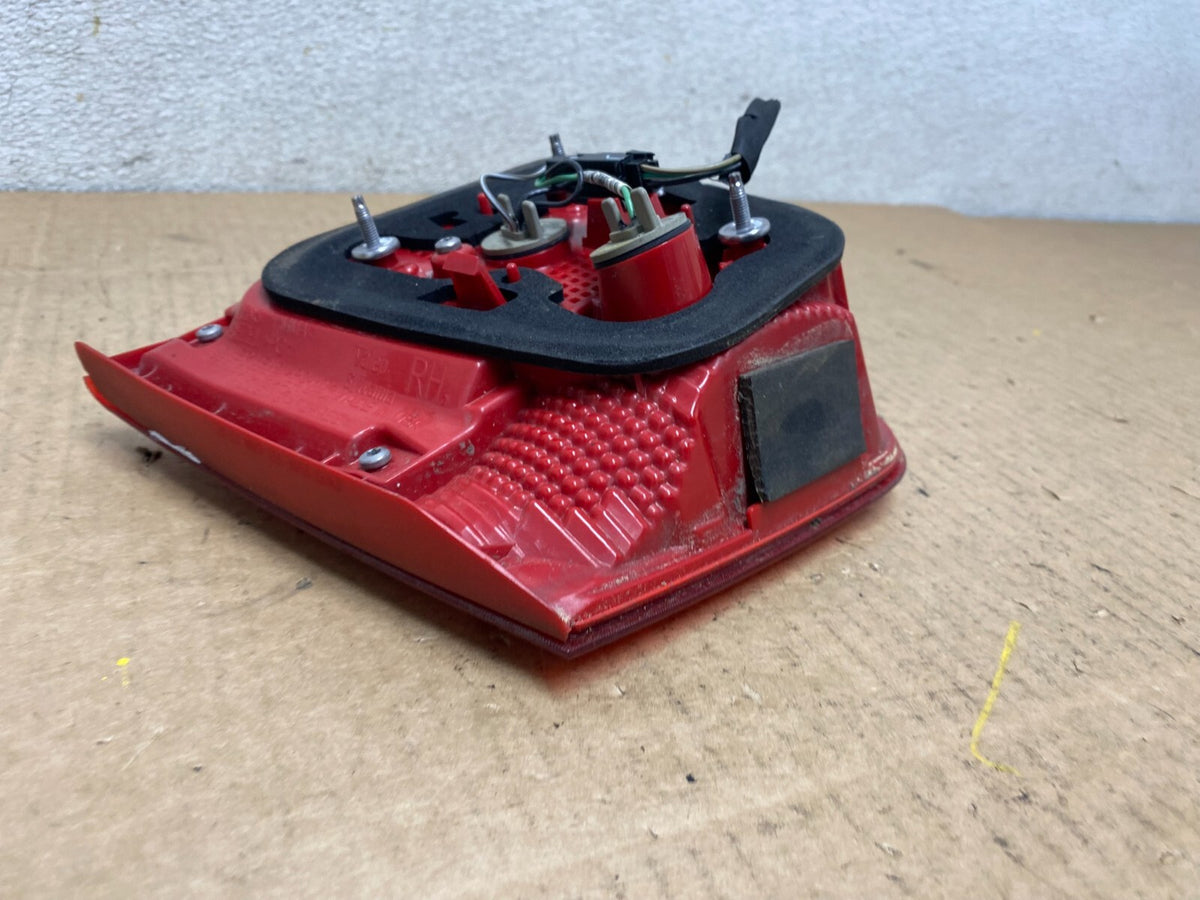 2013-2016 Chevrolet Malibu Right Passenger Rh Inner Tail Light L8129 DW5