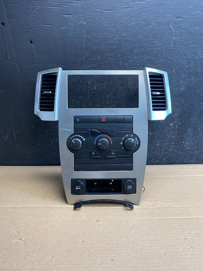 2008 2009 2010 Jeep Grand Cherokee A/C Climate Control Bezel AG0051 DG0