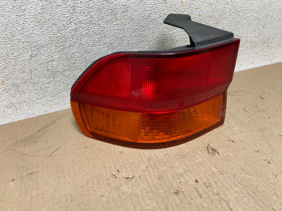 1999 2000 2001 Honda Odyssey Left Driver LH Side Tail Light AH7611 LK1