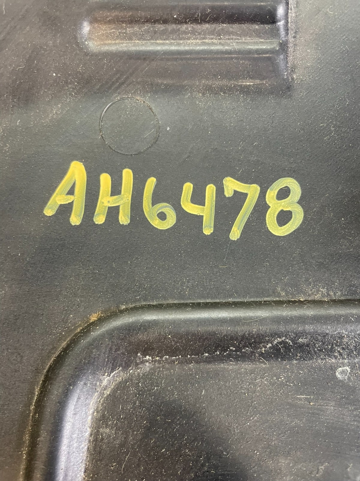 2007 to 2014 Chevrolet Silverado Vortec Engine Cover Shield ah6478 DG5