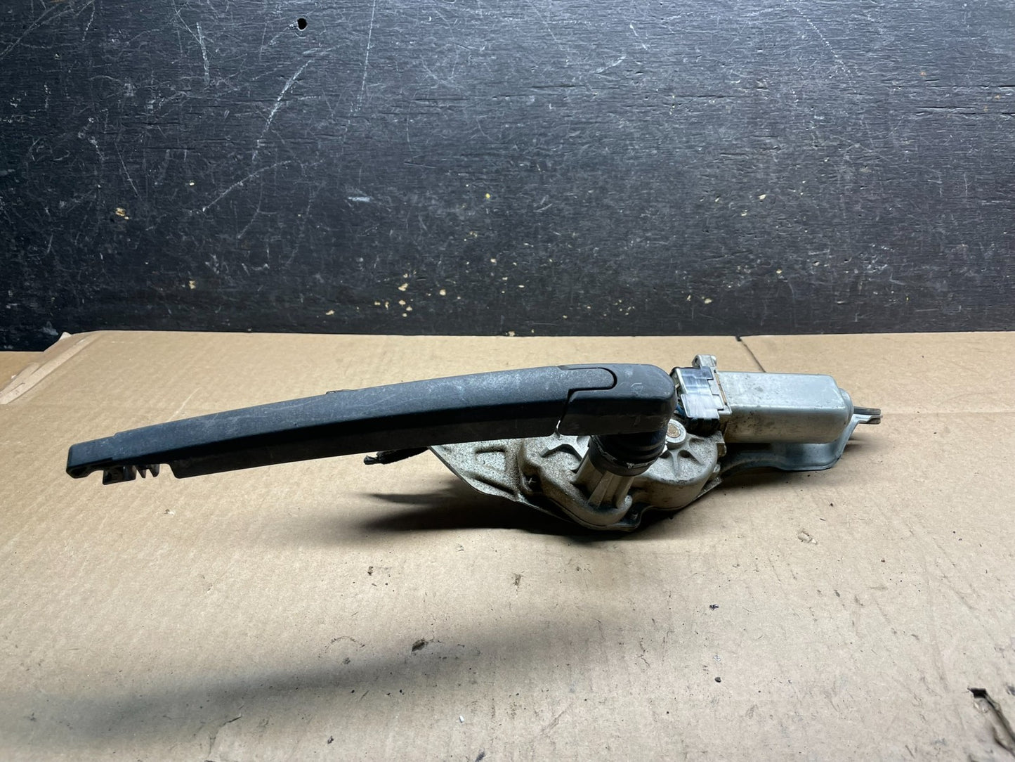 2007 - 2011 Hyundai Accent Rear Glass Windshield Wiper Motor V9070 DG3